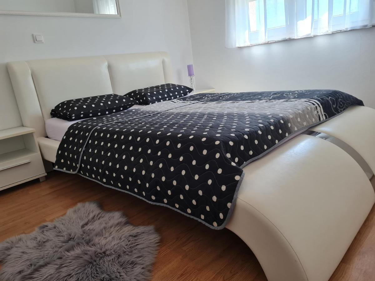 Apartment Tomas Near The Beach Пула Екстер'єр фото